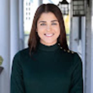 Meet your Posher, Cassandra